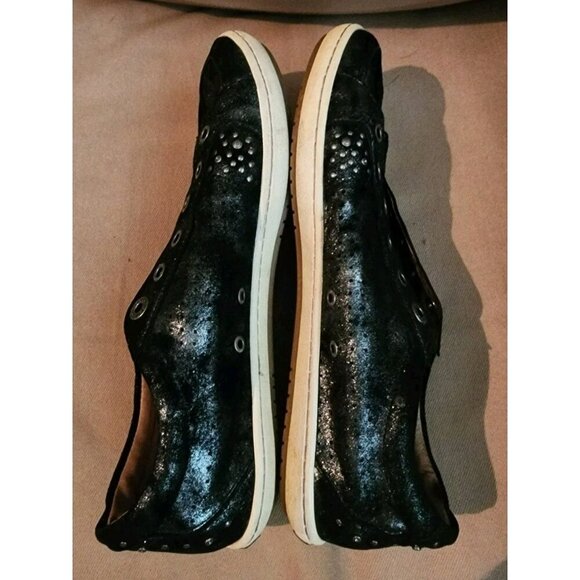 Taos Women's Freedom Sneaker Size 10 Casual Walking Shoe Black Metallic Leather - Picture 6 of 8